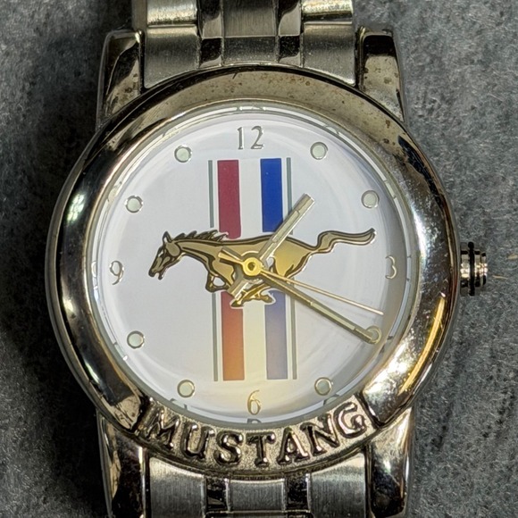 Ladies Ford Mustang Watch Stainless Steel Official Licensed Pony Needs Battery - Picture 2 of 8